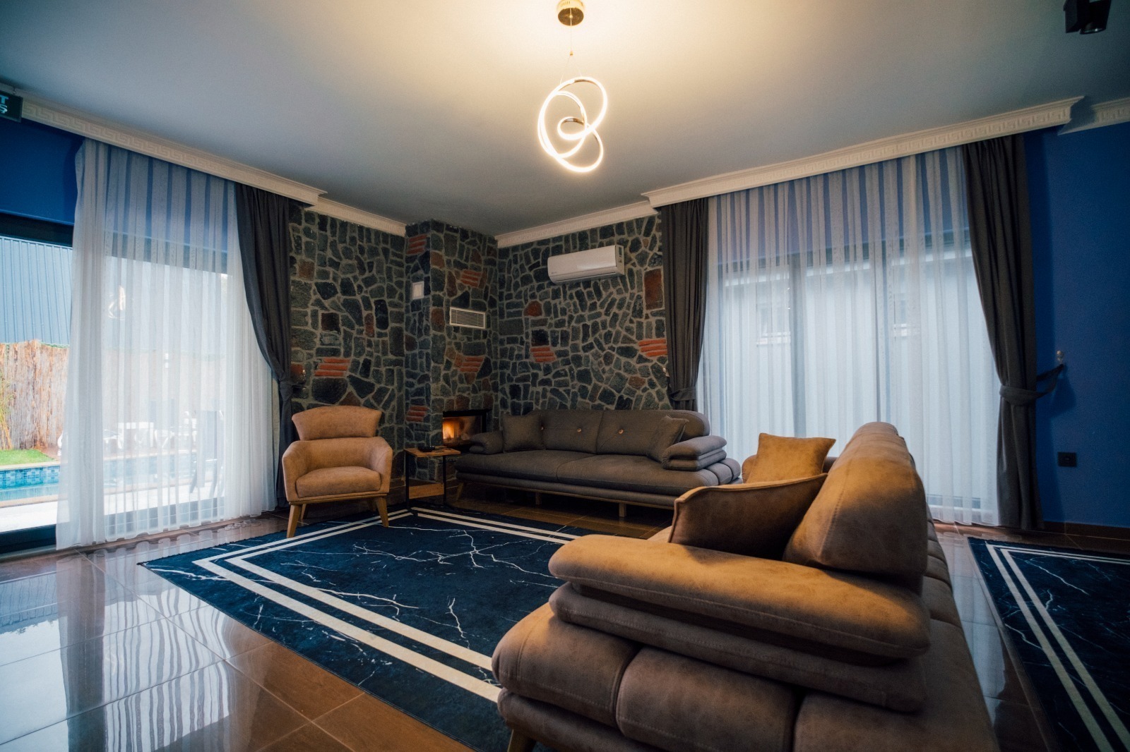Villa 1